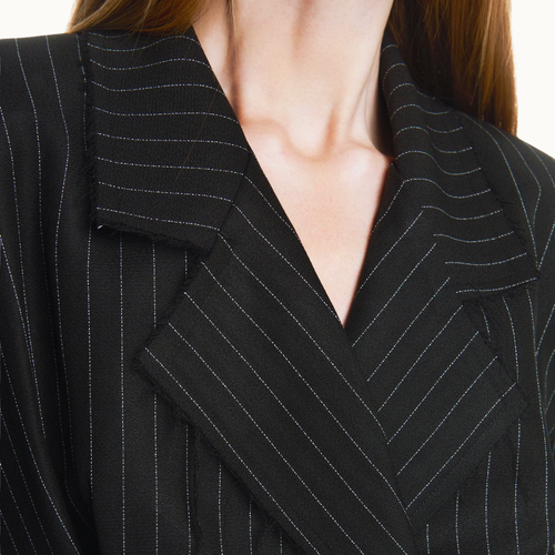 BLAZER ALFAIATARIA ACINTURADO A FIO HEAVY PATOU RISCA DE GIZ