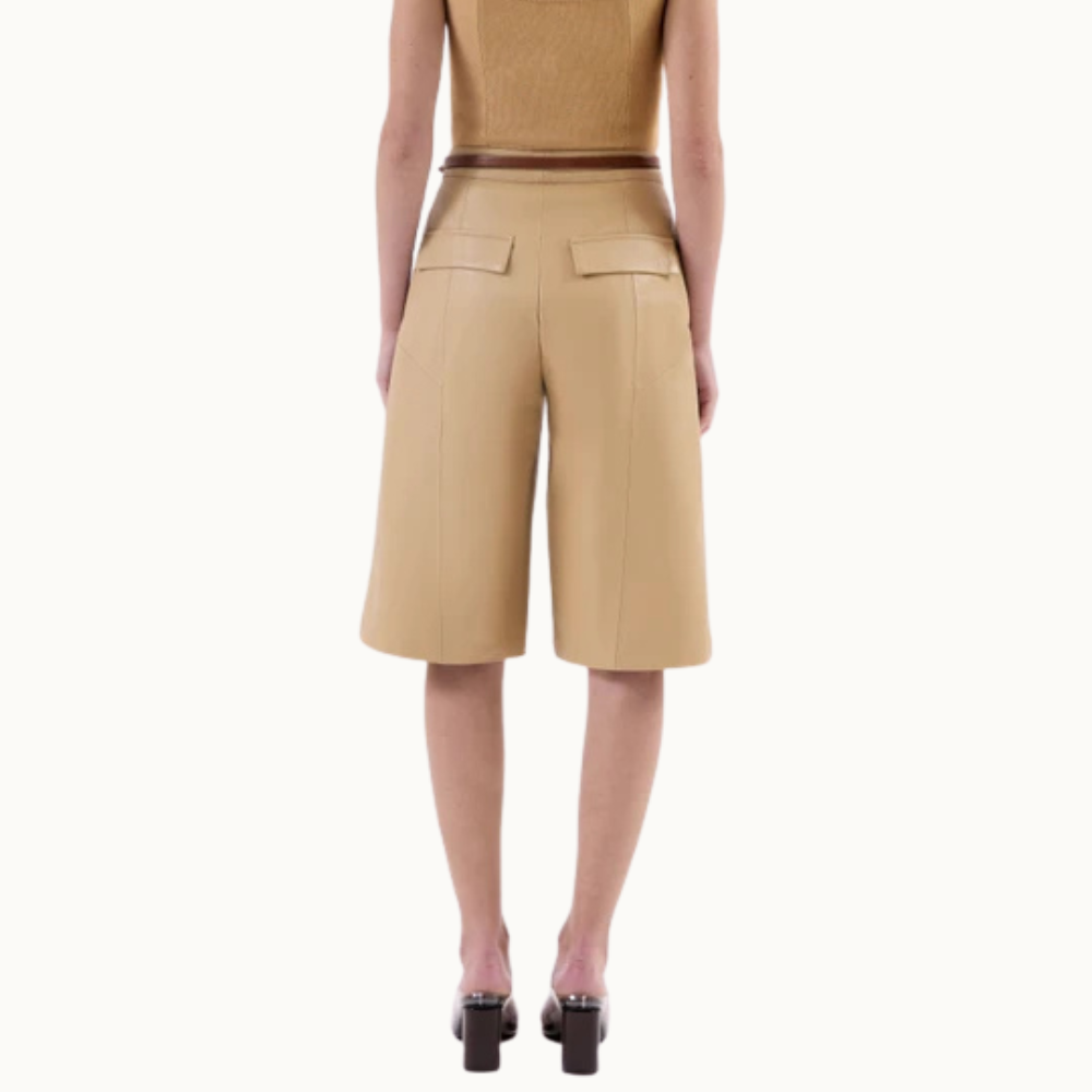 BERMUDA FENDA FRONTAL COURO URSULA