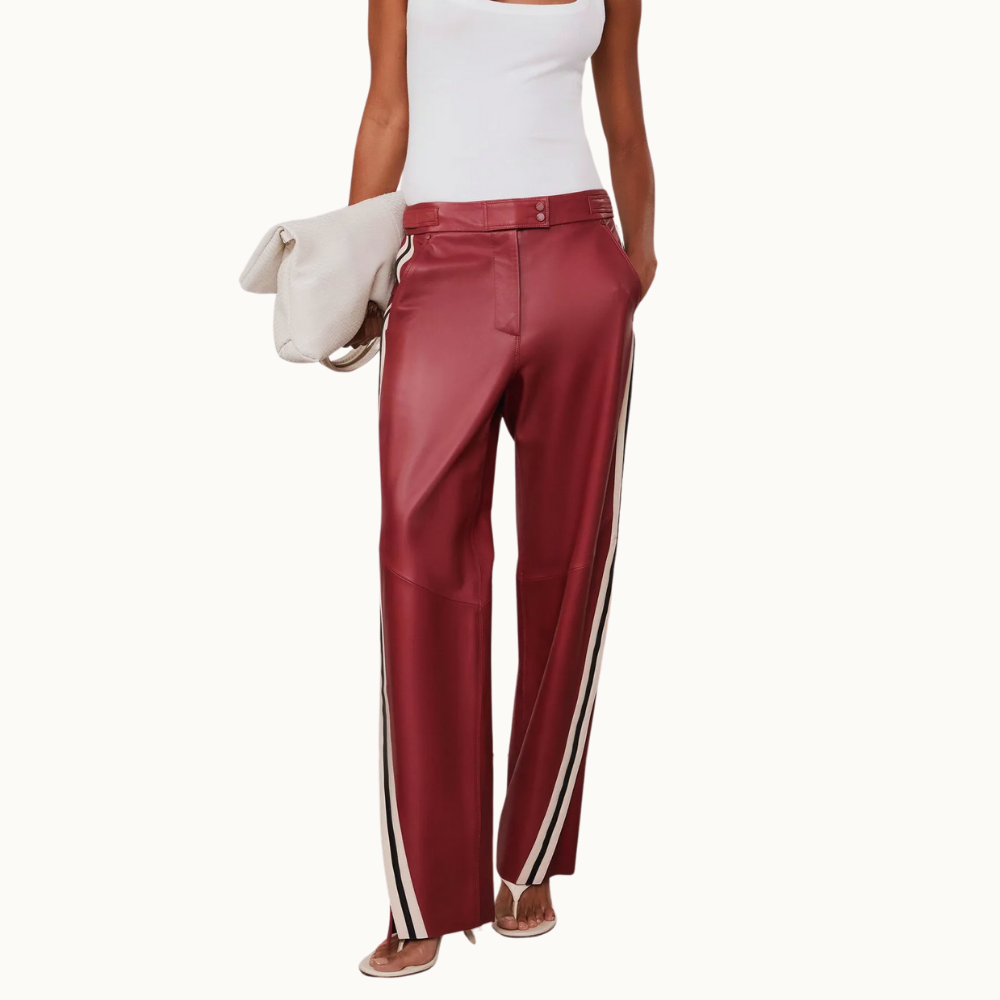 CALCA DE COURO LISTRA LATERAL BOTOES