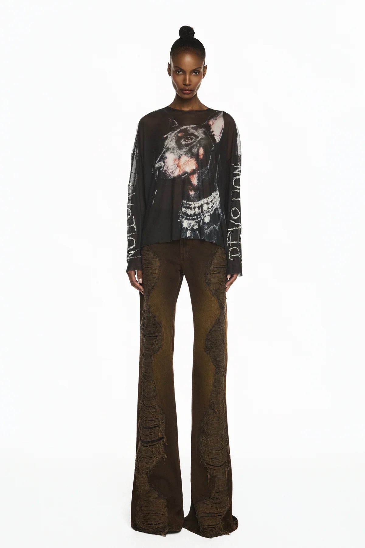 CALÇA JEANS MARROM FLARE RASGOS FRONTAIS