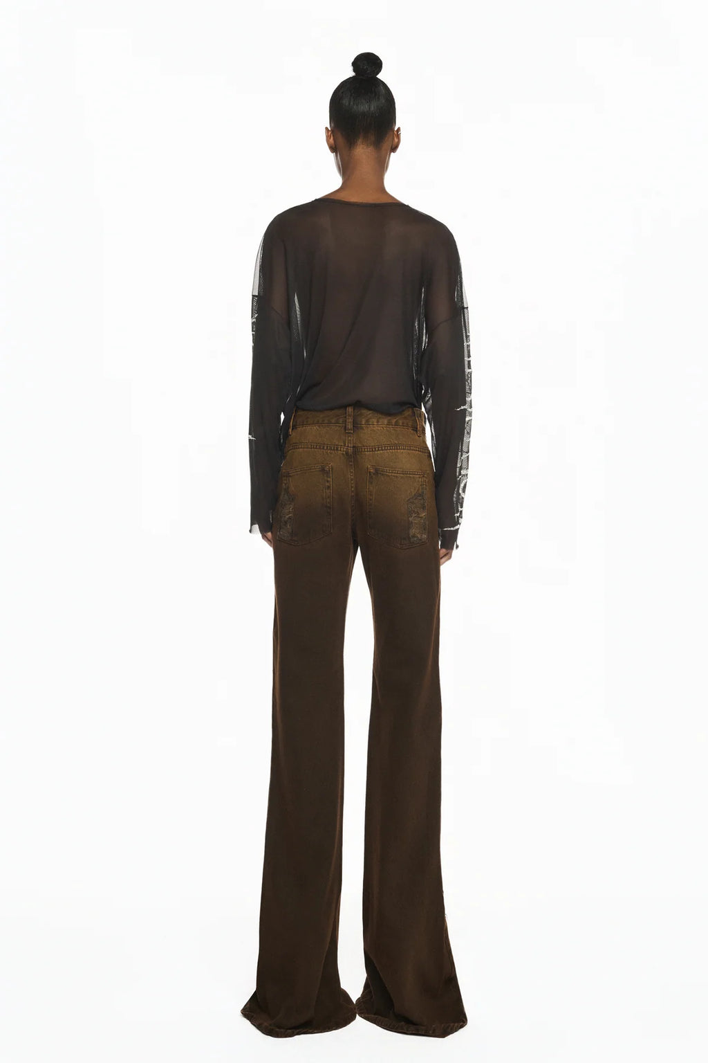 CALÇA JEANS MARROM FLARE RASGOS FRONTAIS