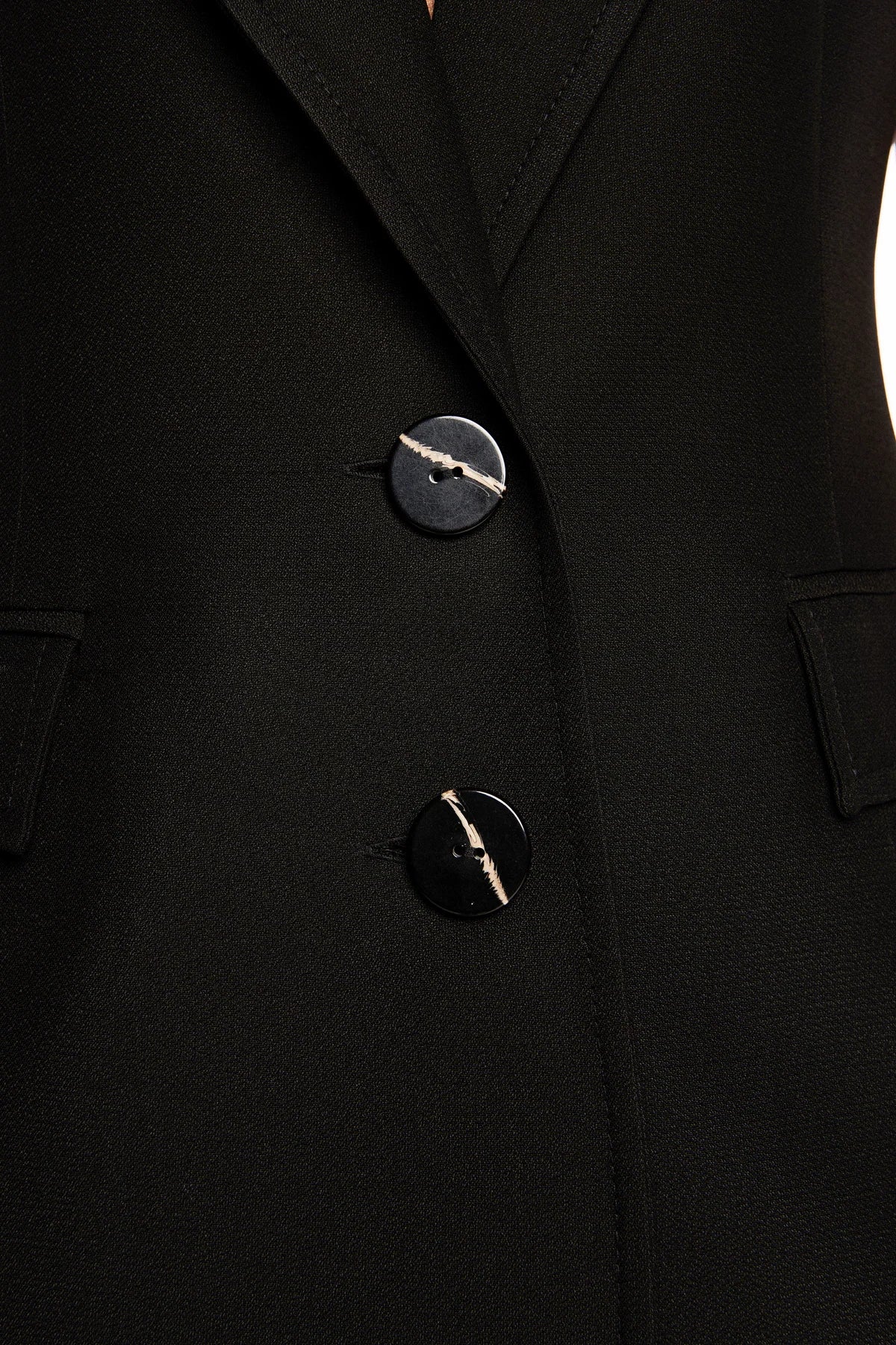 COLETE ALFAIATARIA CREPE HEAVY PATOU PRETO