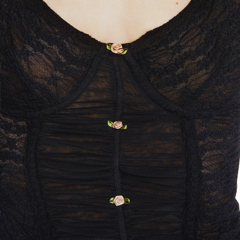 VESTIDO CURTO MANGA LONGA RENDA FLORZINHA E TULE