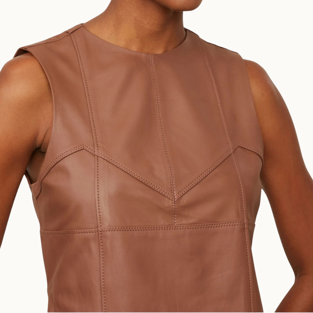VESTIDO DE COURO FENDA FRONTAL